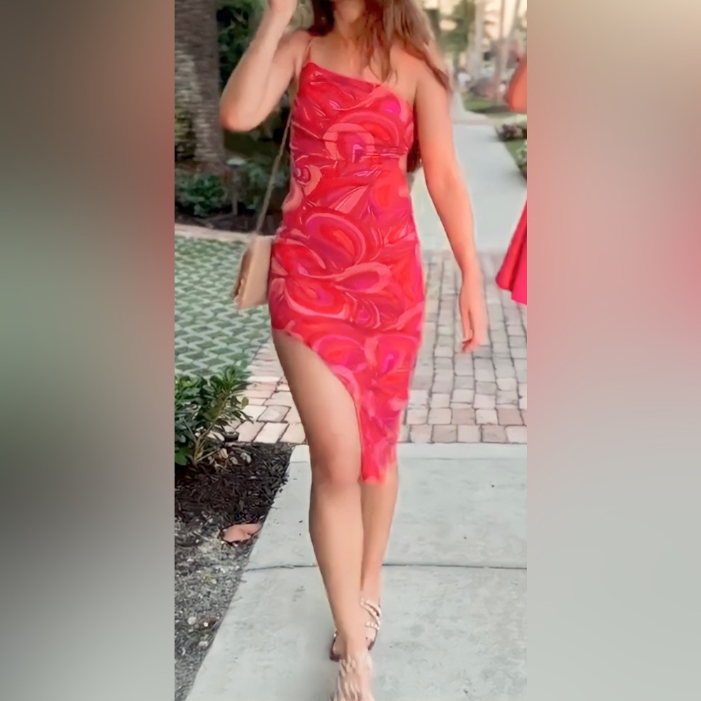 Olivaceous Pink Groovy Midi Dress